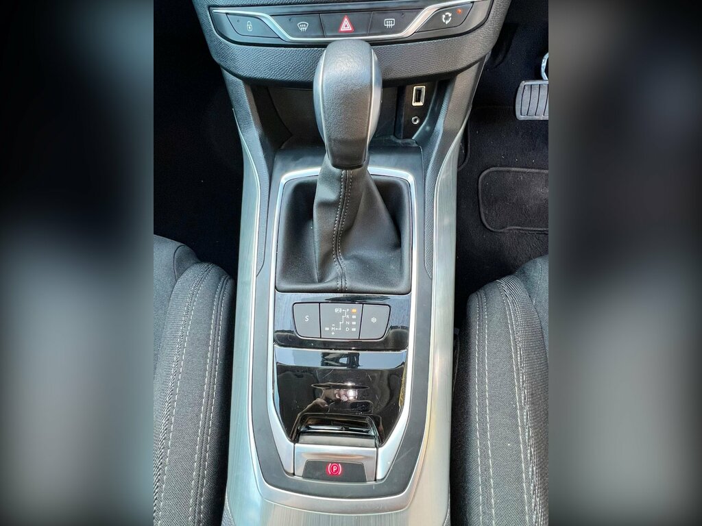 Peugeot 308 Hatchback Black #18