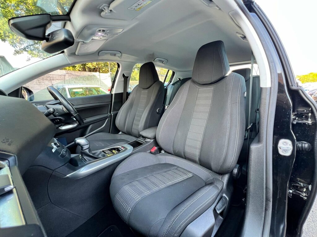 Peugeot 308 Hatchback Black #10