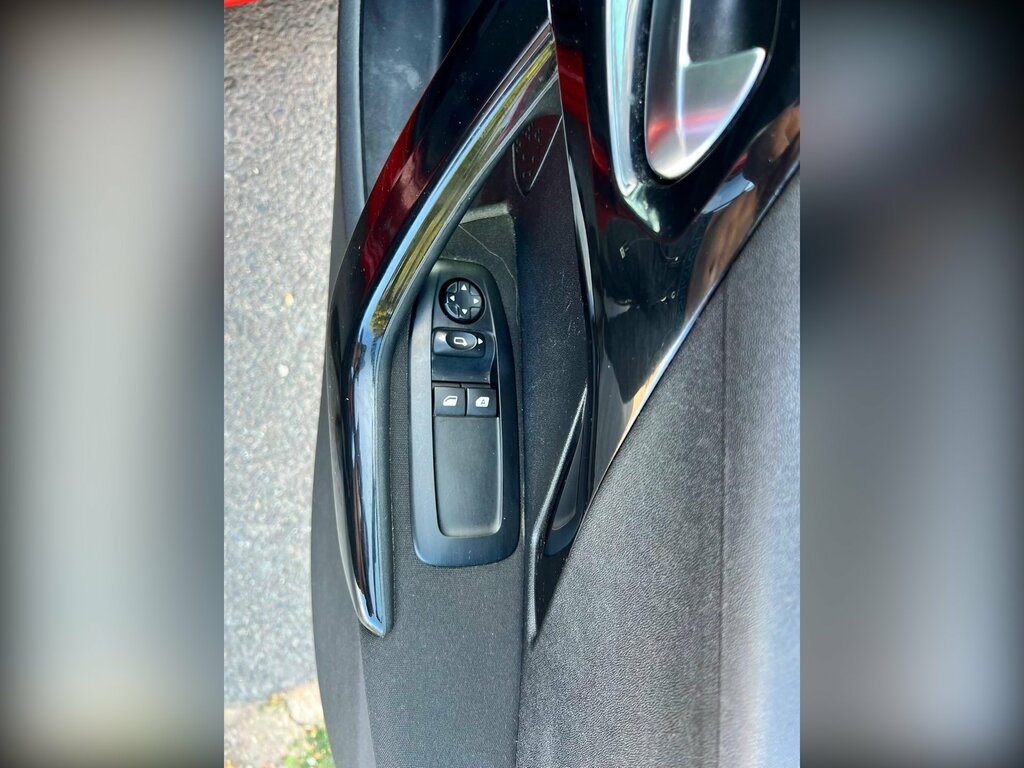 Peugeot 208 1L Active Blue #23
