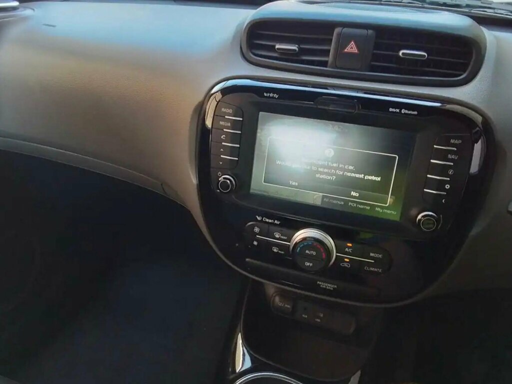 Kia Soul 1.6 Crdi Connect Plus Euro 6 Silver #2