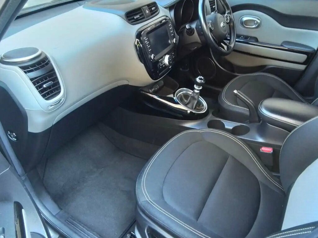 Kia Soul 1.6 Crdi Connect Plus Euro 6 Silver #4