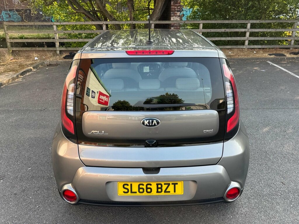 Kia Soul 1.6 Crdi Connect Plus Euro 6 Silver #6