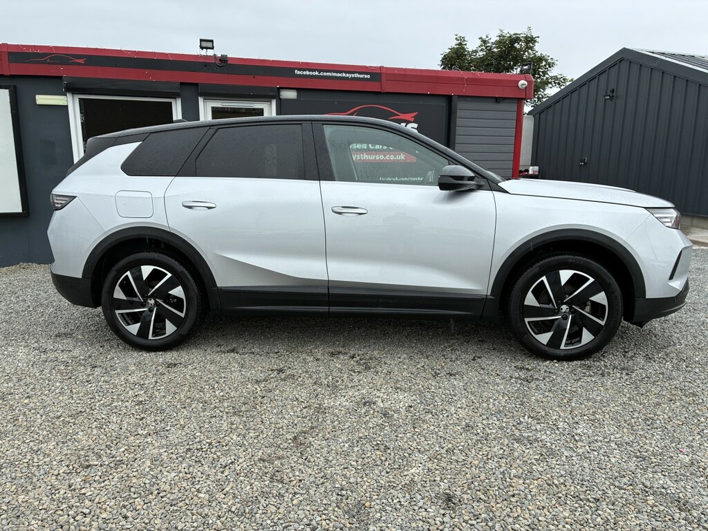 Vauxhall Grandland Suv 1.2 New Grandland Hybrid Ultimate 136Ps E-dct6 DL25ENV Silver #2