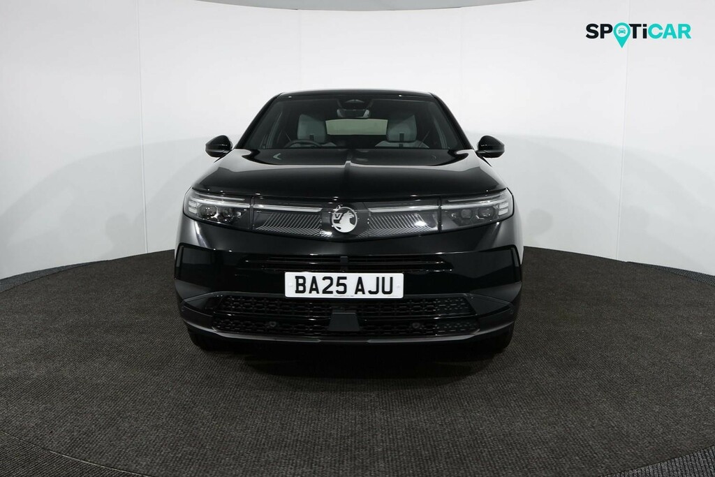 Vauxhall Grandland 1.2 New Grandland Hybrid Gs 145Ps E-dct6 Gb Only Black #2