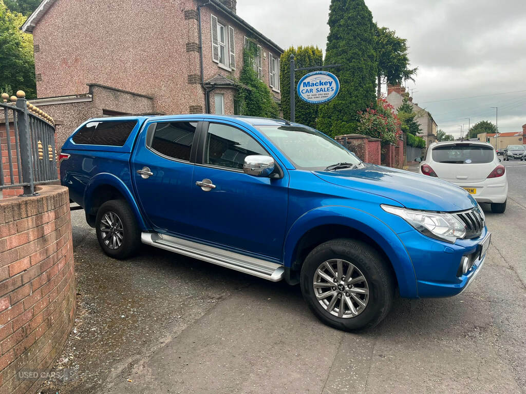 Mitsubishi L200 Double Cab Di-d 178 Barbarian 4Wd Blue