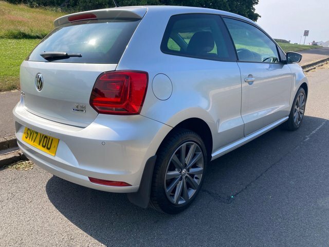 Volkswagen Polo 2017 1.2 Tsi Bluemotion Tech Match Edition Euro 6 SY17VOU Silver #3