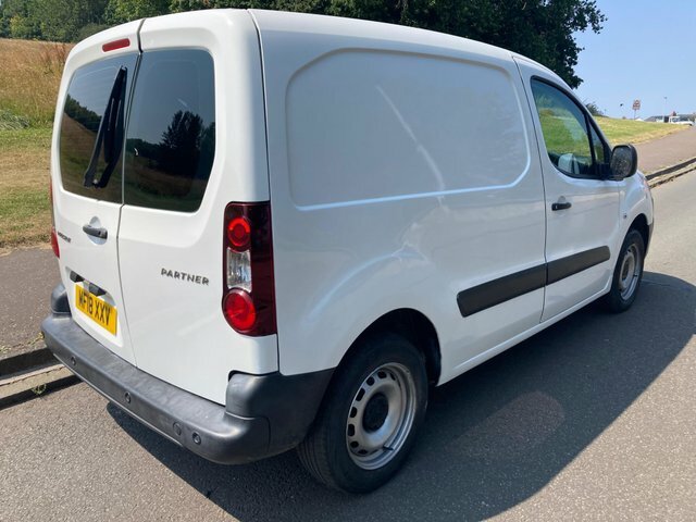 Peugeot Partner 2018 1.6 Bluehdi 855 Se L1 Stop Start White #3