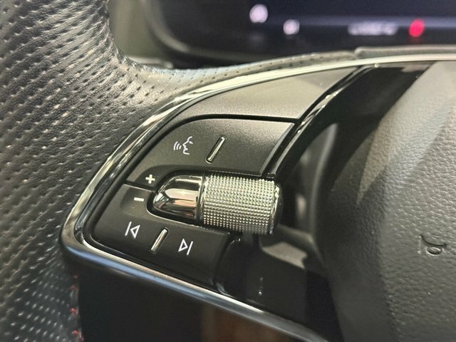 Skoda Kamiq Hatchback Black #25
