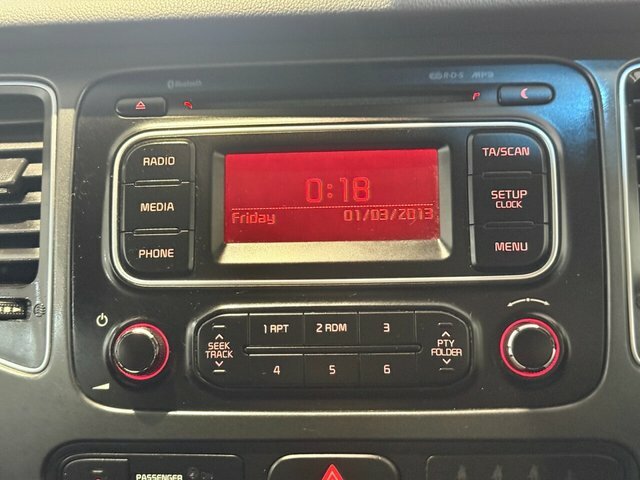 Kia Carens 3 Silver #32