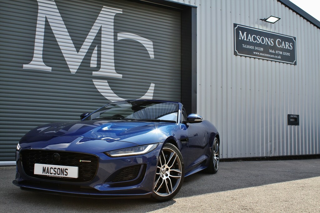 Jaguar F-Type 3.0 380 Sc V6 Chequered Flag White #33