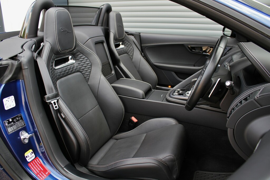 Jaguar F-Type 3.0 380 Sc V6 Chequered Flag White #9