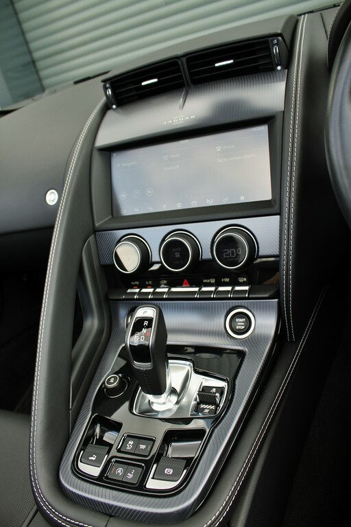 Jaguar F-Type 3.0 380 Sc V6 Chequered Flag White #16