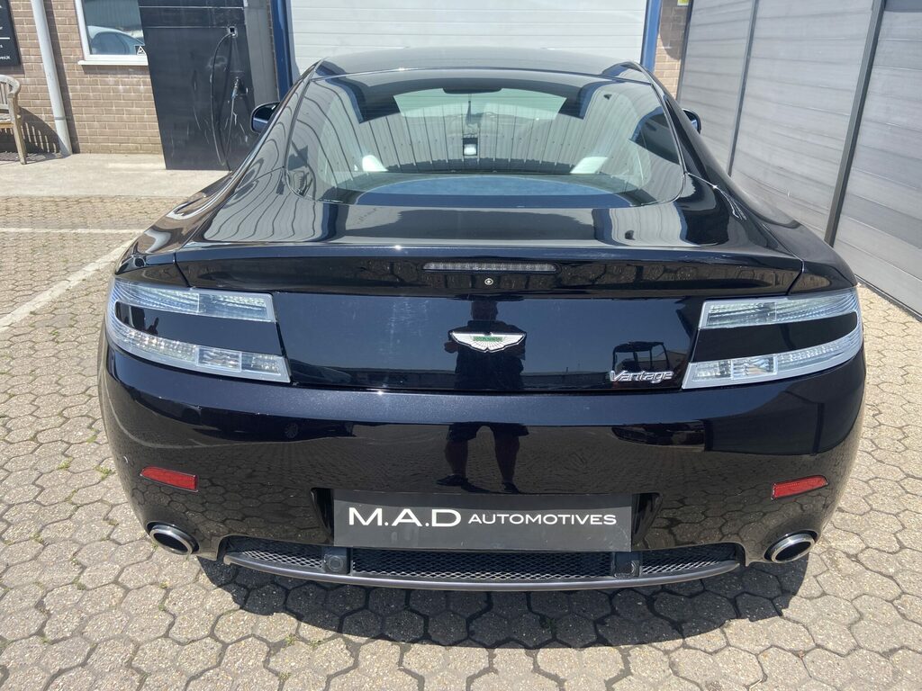 Aston Martin Vantage   #6