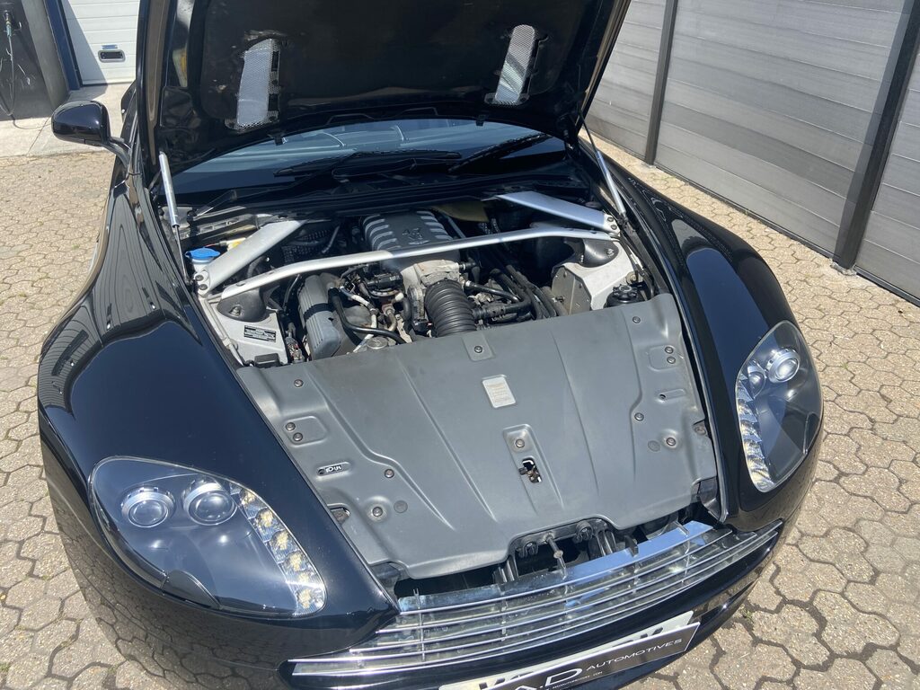Aston Martin Vantage V8 Coupe Silver #8