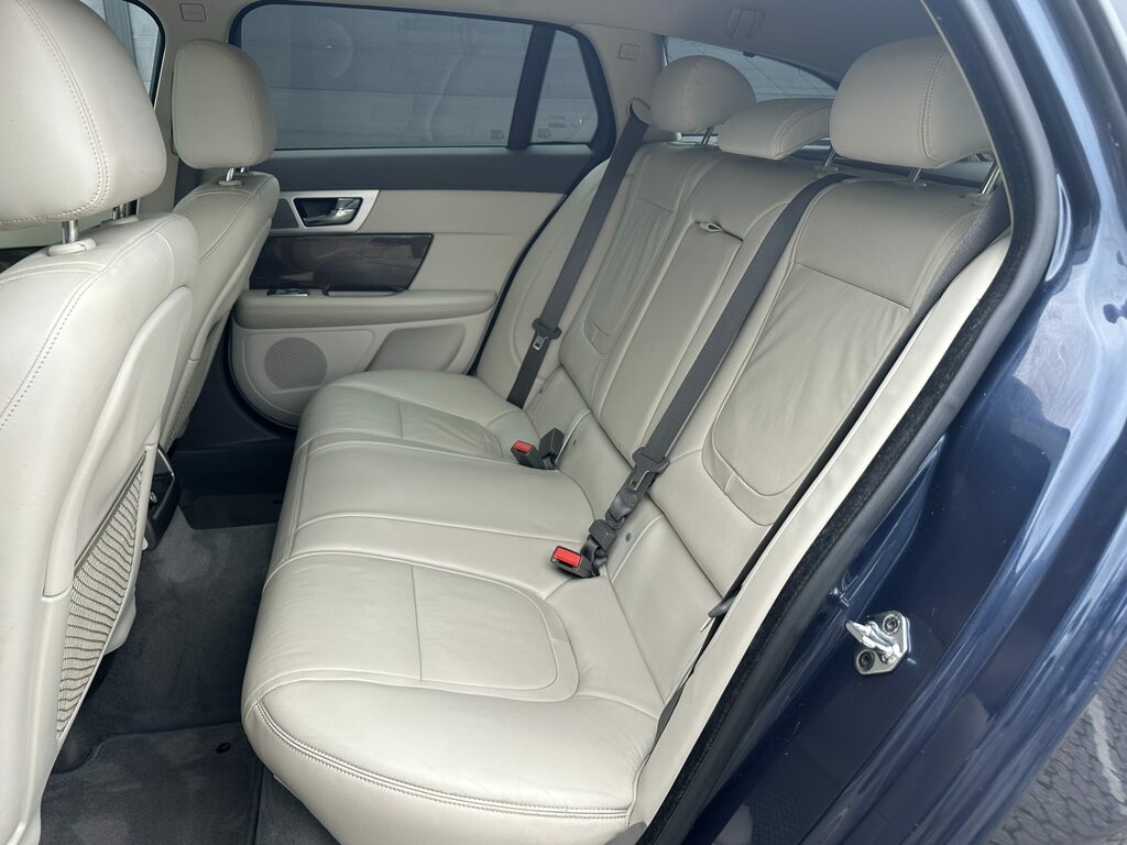 Jaguar XF D Sport Sportbrake Black #26