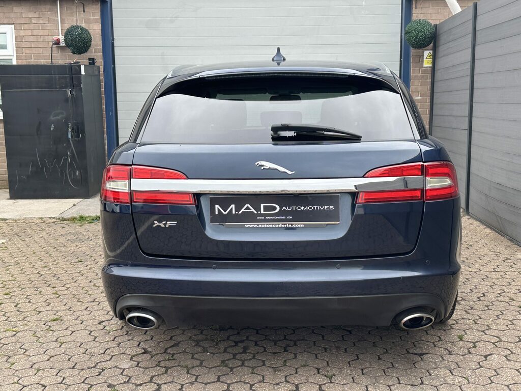 Jaguar XF D Sport Sportbrake Black #9