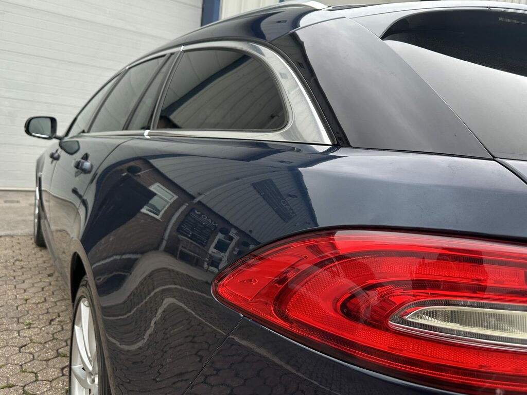 Jaguar XF D Sport Sportbrake Black #12