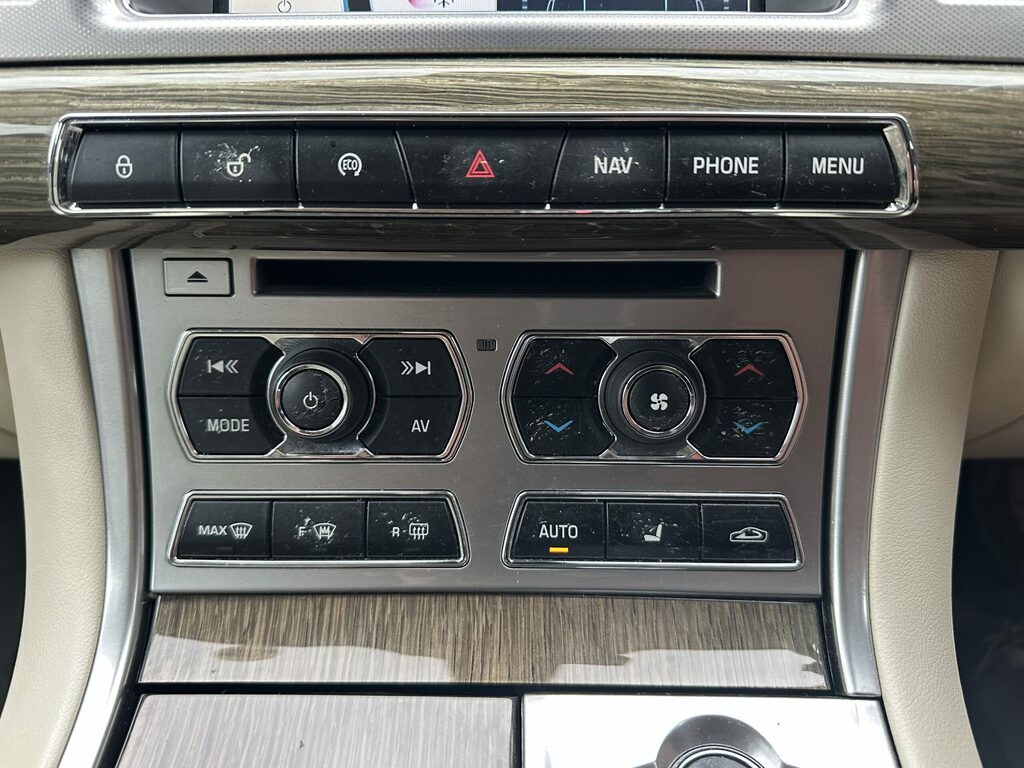 Jaguar XF D Sport Sportbrake Black #37