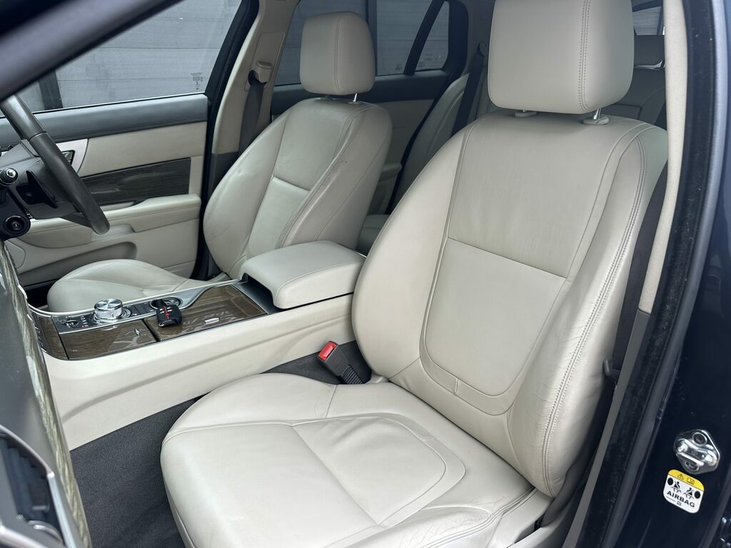 Jaguar XF D Sport Sportbrake Black #24