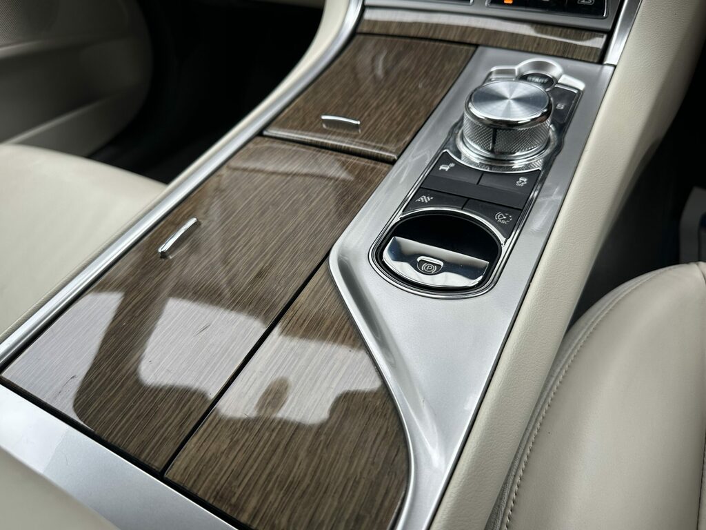 Jaguar XF D Sport Sportbrake Black #33