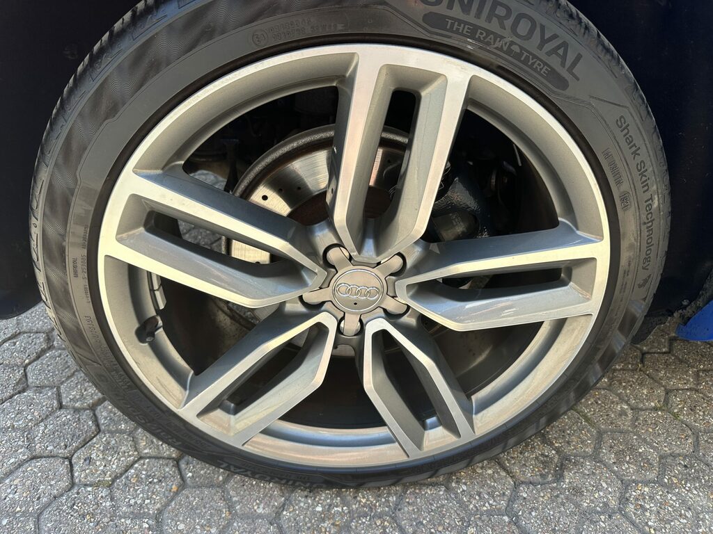 Audi SQ5 3L Null Blue #32