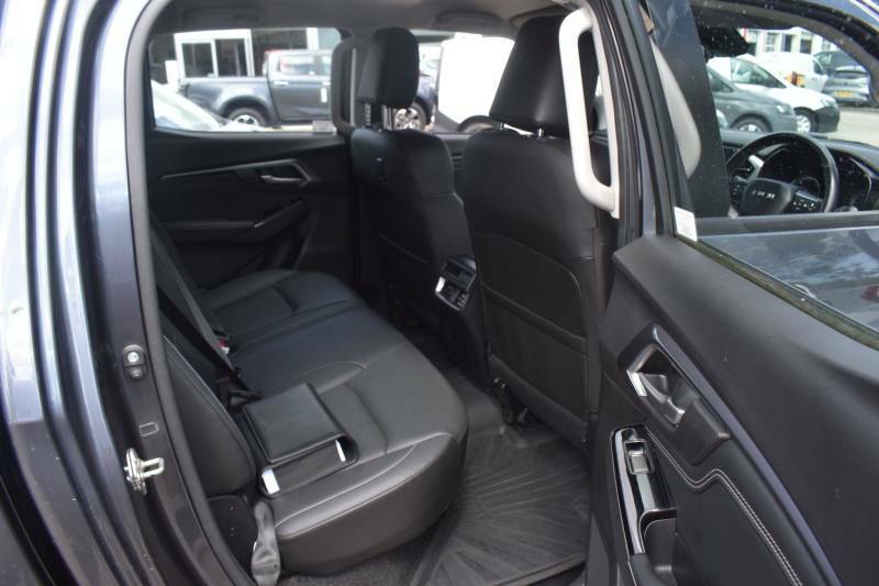 Isuzu D-Max 1.9 Td V-cross 4Wd Euro 6 S S 29 482 Car Det #17