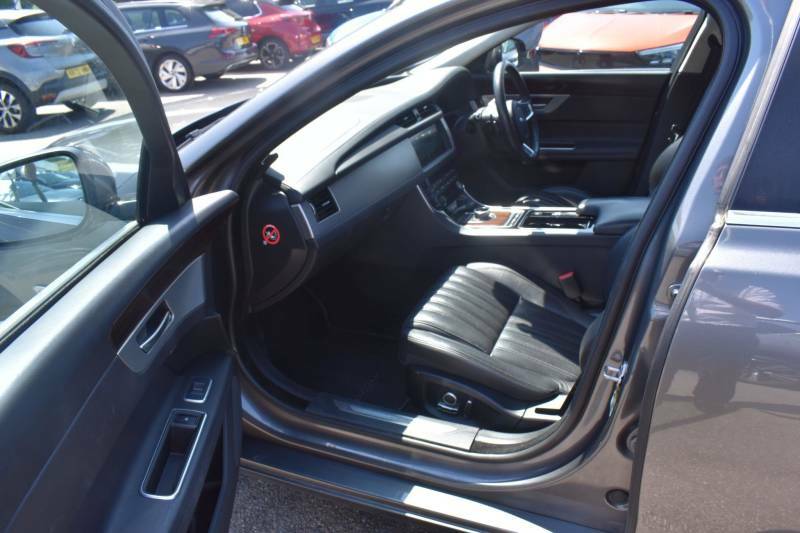 Jaguar XF 2.0I Portfolio Sportbrake Euro 6 Ss Grey #3