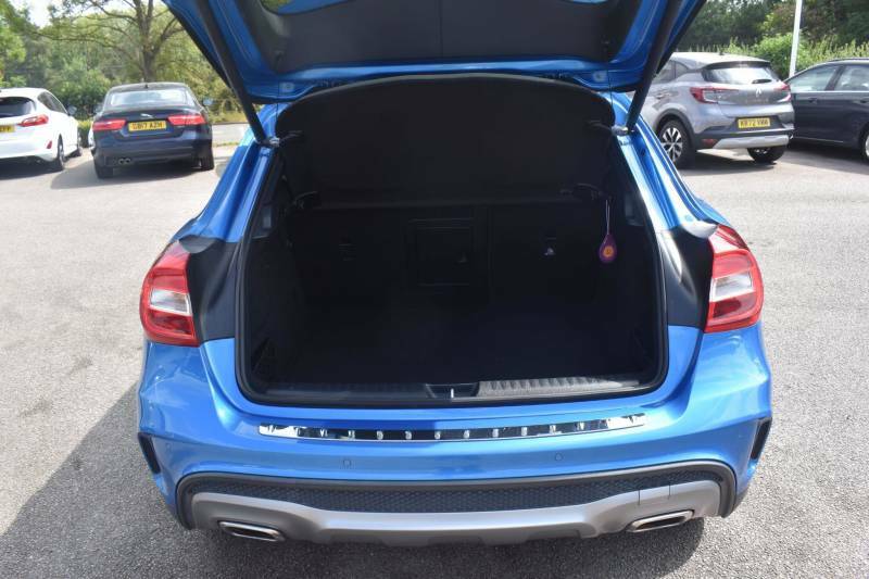 Mercedes-Benz GLA Class 2.1 Gla220d Amg Line Executive 7G-dct 4Matic Eur LR67VCL Blue #4