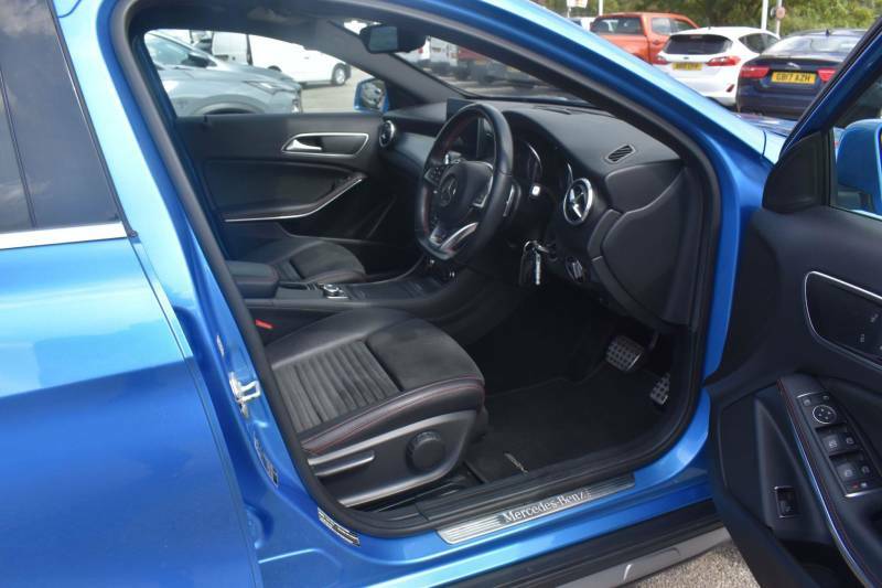 Mercedes-Benz GLA Class 2.1 Gla220d Amg Line Executive 7G-dct 4Matic Eur LR67VCL Blue #5