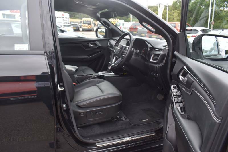 Isuzu D-Max 1.9 Td V-cross 4Wd Euro 6 Ss Black #5