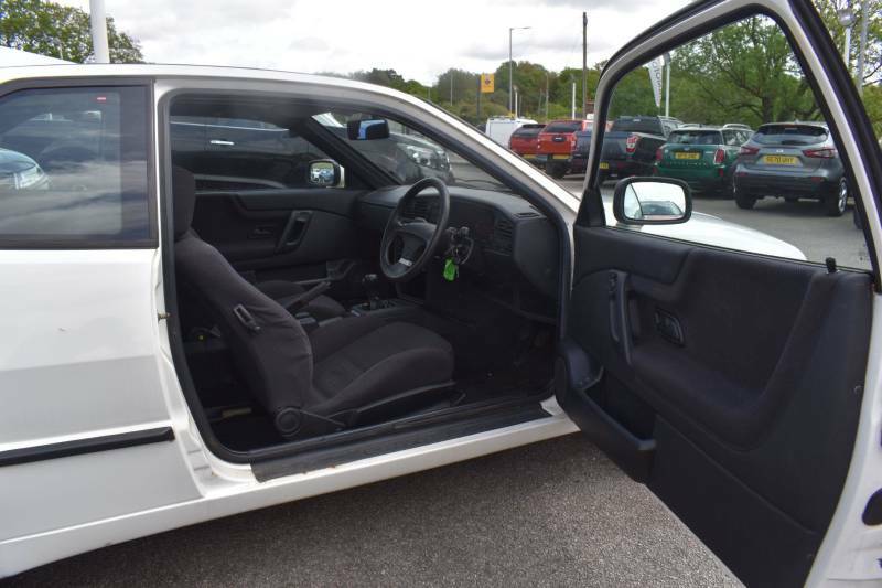 Volkswagen Corrado 1.8 16V Coupe 136 Bhp #4