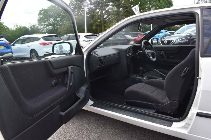 Volkswagen Corrado 1.8 16V Coupe 136 Bhp #3