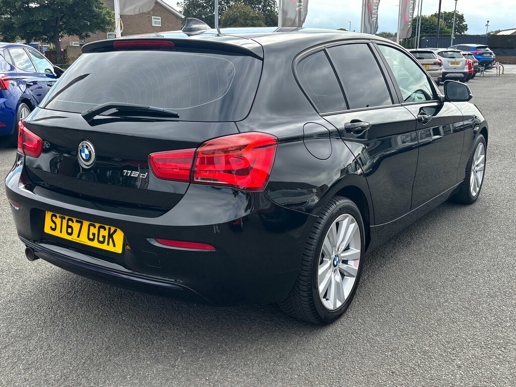 BMW 1 Series 1 Series Hatchback ST67GGK Black #4