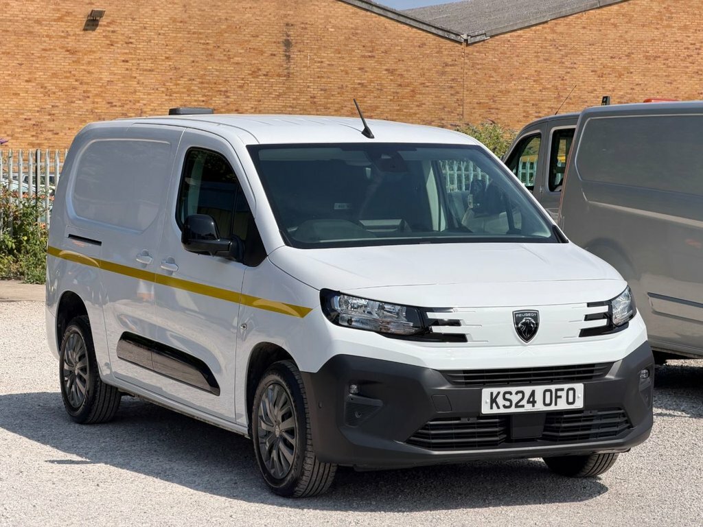 Peugeot Partner 1.5L Asphalt 6Dr White