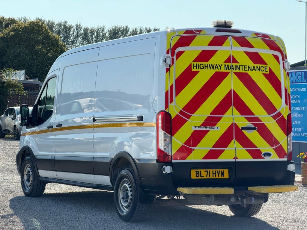 Ford Transit Custom 2L Leader BL71HYW White #4