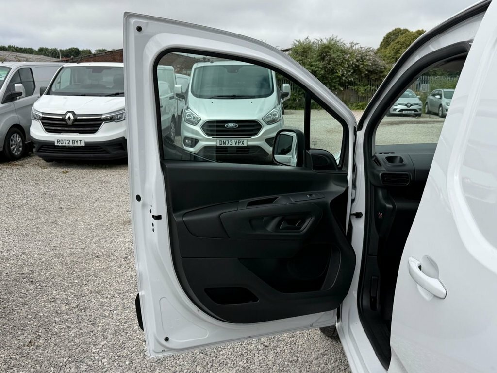 Peugeot Partner 950 1.5 Bluehdi 100 Professional Premium Van White #25