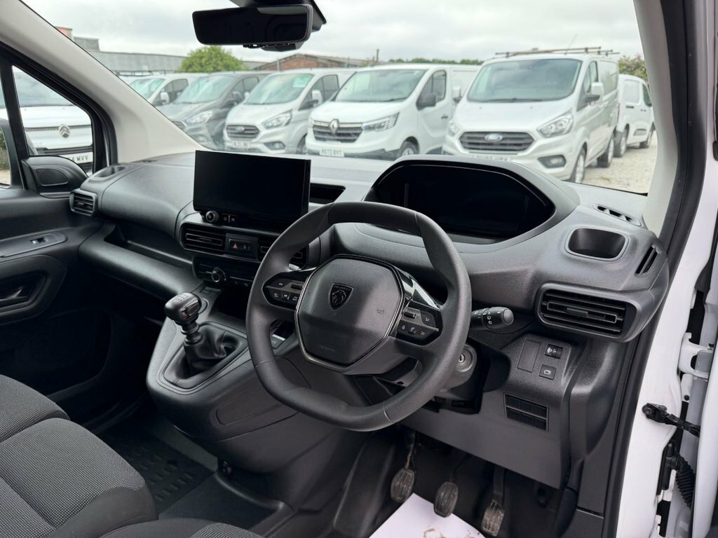 Peugeot Partner 950 1.5 Bluehdi 100 Professional Premium Van White #18