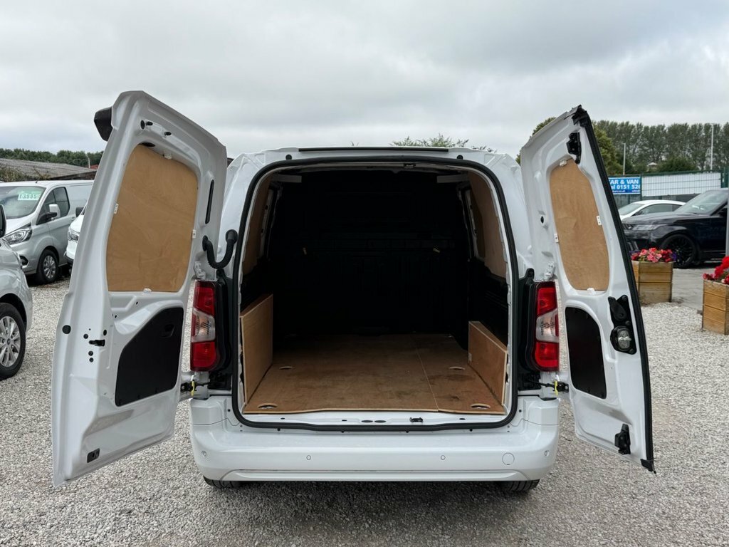 Peugeot Partner 950 1.5 Bluehdi 100 Professional Premium Van White #24
