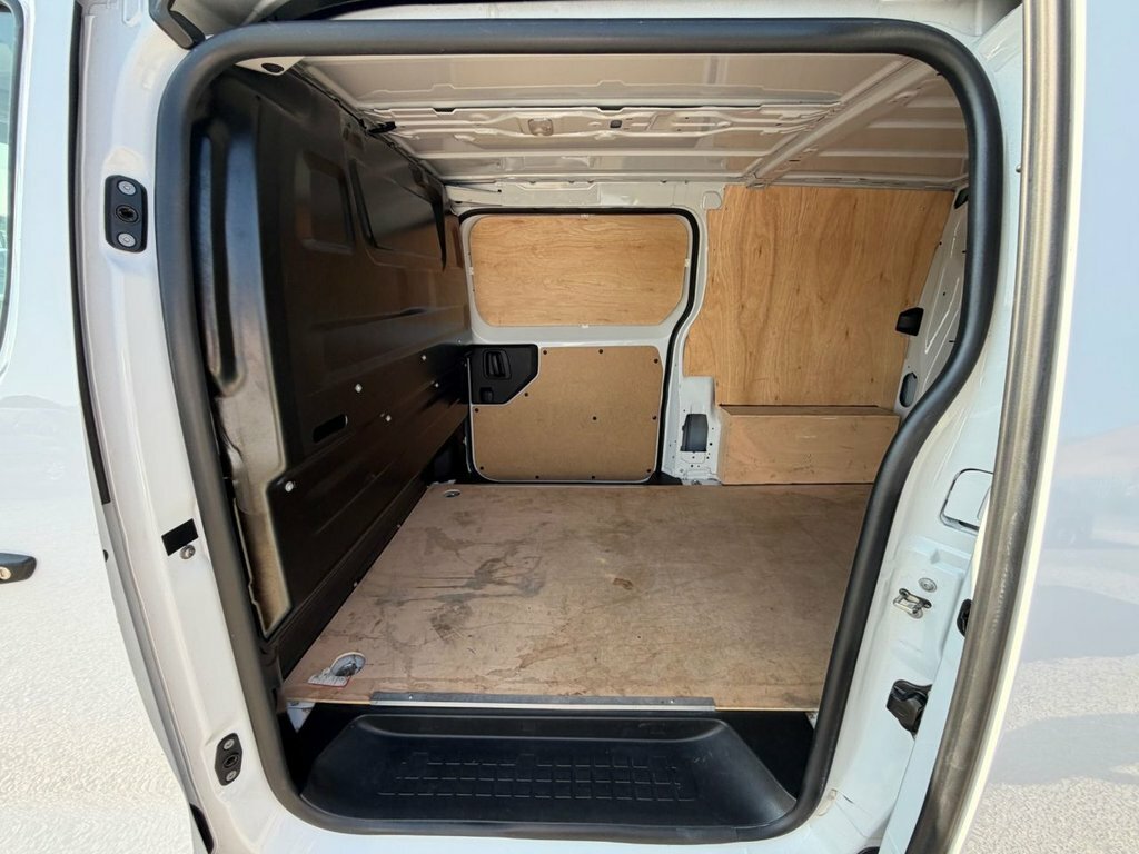 Vauxhall Vivaro 1.5L Pro 6Dr White #25