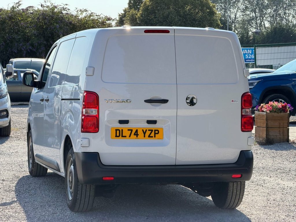 Vauxhall Vivaro 1.5L Pro 6Dr White #14