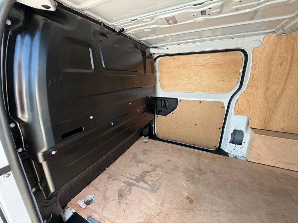 Vauxhall Vivaro 1.5L Pro 6Dr White #24