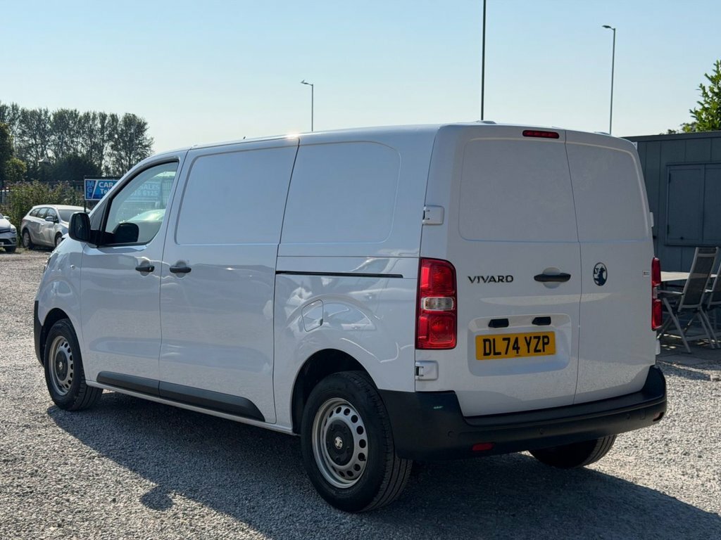 Vauxhall Vivaro 1.5L Pro 6Dr White #12