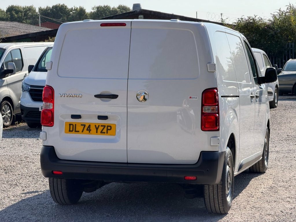 Vauxhall Vivaro 1.5L Pro 6Dr White #10
