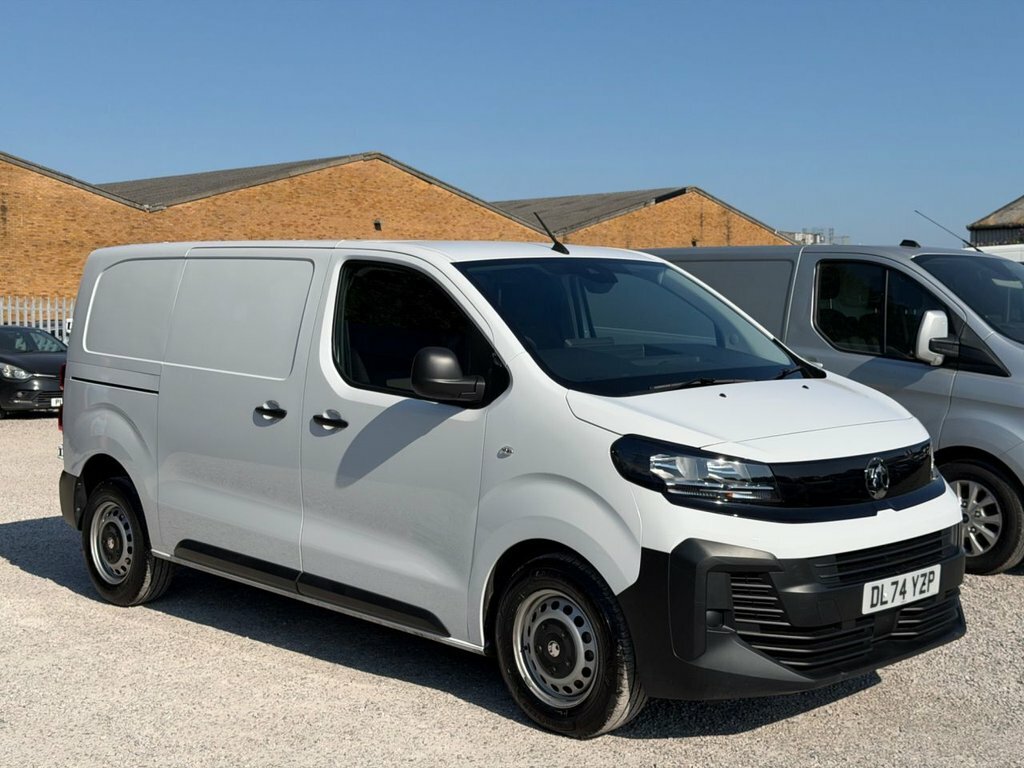 Vauxhall Vivaro 1.5L Pro 6Dr White #7