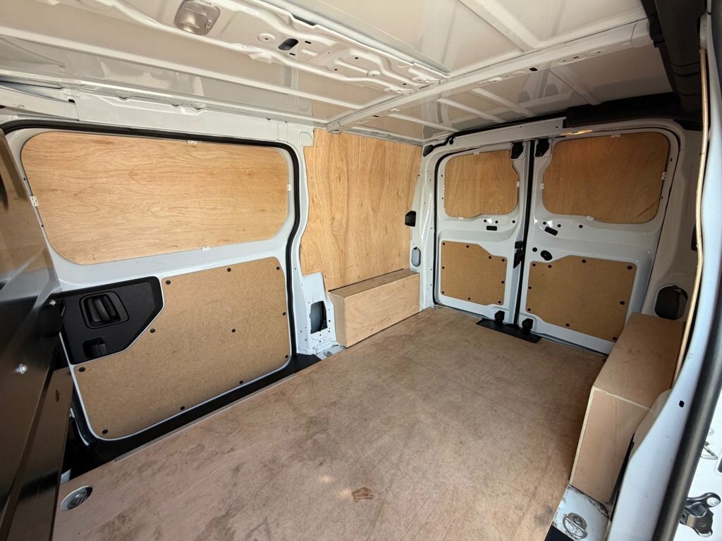 Vauxhall Vivaro 1.5L Pro 6Dr White #26