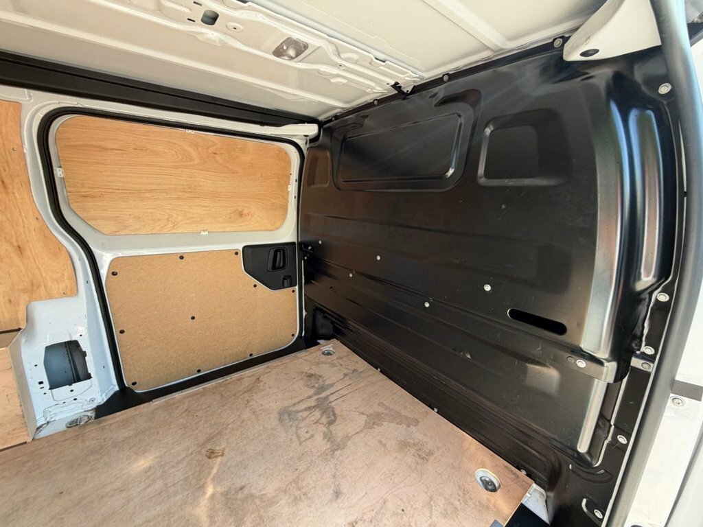 Vauxhall Vivaro 1.5L Pro 6Dr White #19