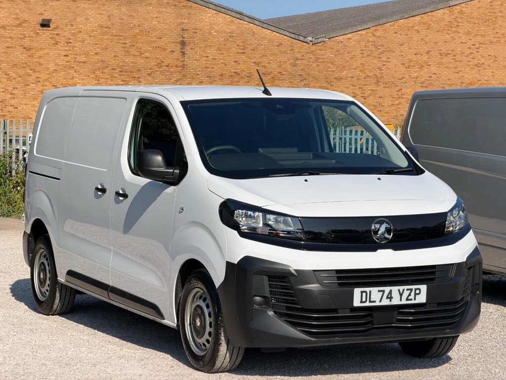 Vauxhall Vivaro 1.5L Pro 6Dr White #8