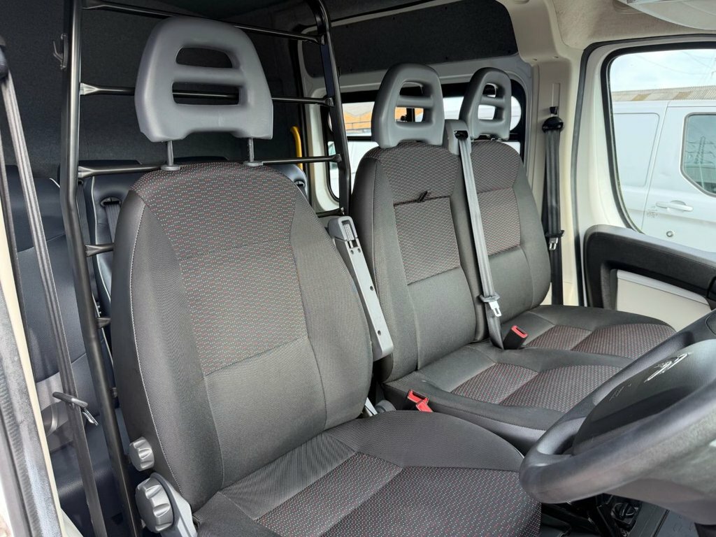 Citroen Relay Combi Crew 2.0 Bluehdi 35 Enterprise Black #16