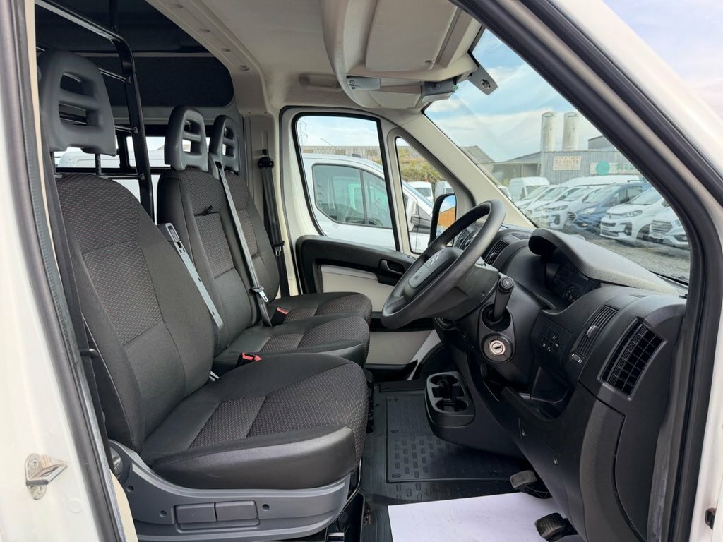 Citroen Relay Combi Crew 2.0 Bluehdi 35 Enterprise Black #17