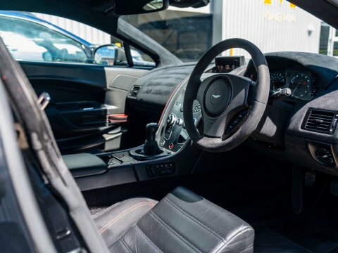 Aston Martin Vantage 4.7 V8 Gt8 Black